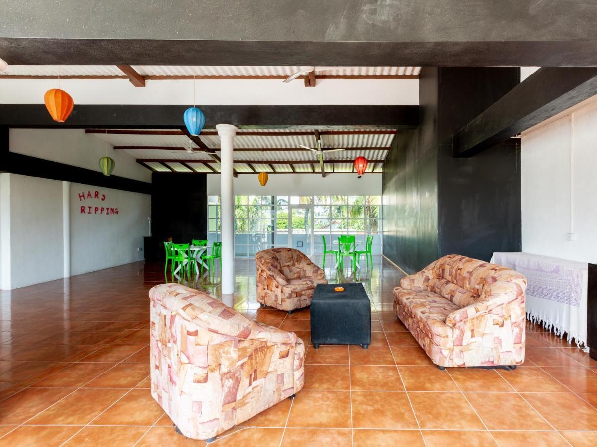 Royal Mount Hotel 拉维尼亚山 外观 照片